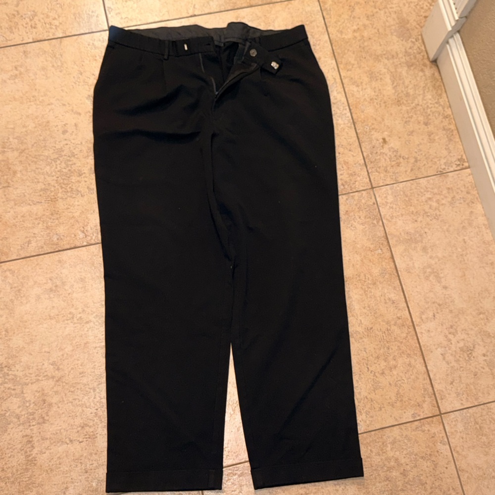 Dockers Men's Classic Black Dress Pants